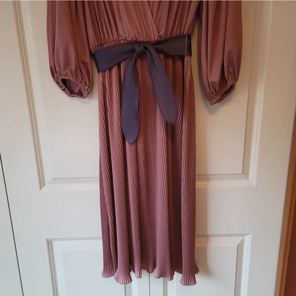 VINTAGE Lavender Wrap Dress with Pleated Skirt | Size 10 - Picture 3 of 12